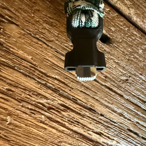 Guardian Paracord Survival Bracelet (Deceit) - Picture 3 of 4